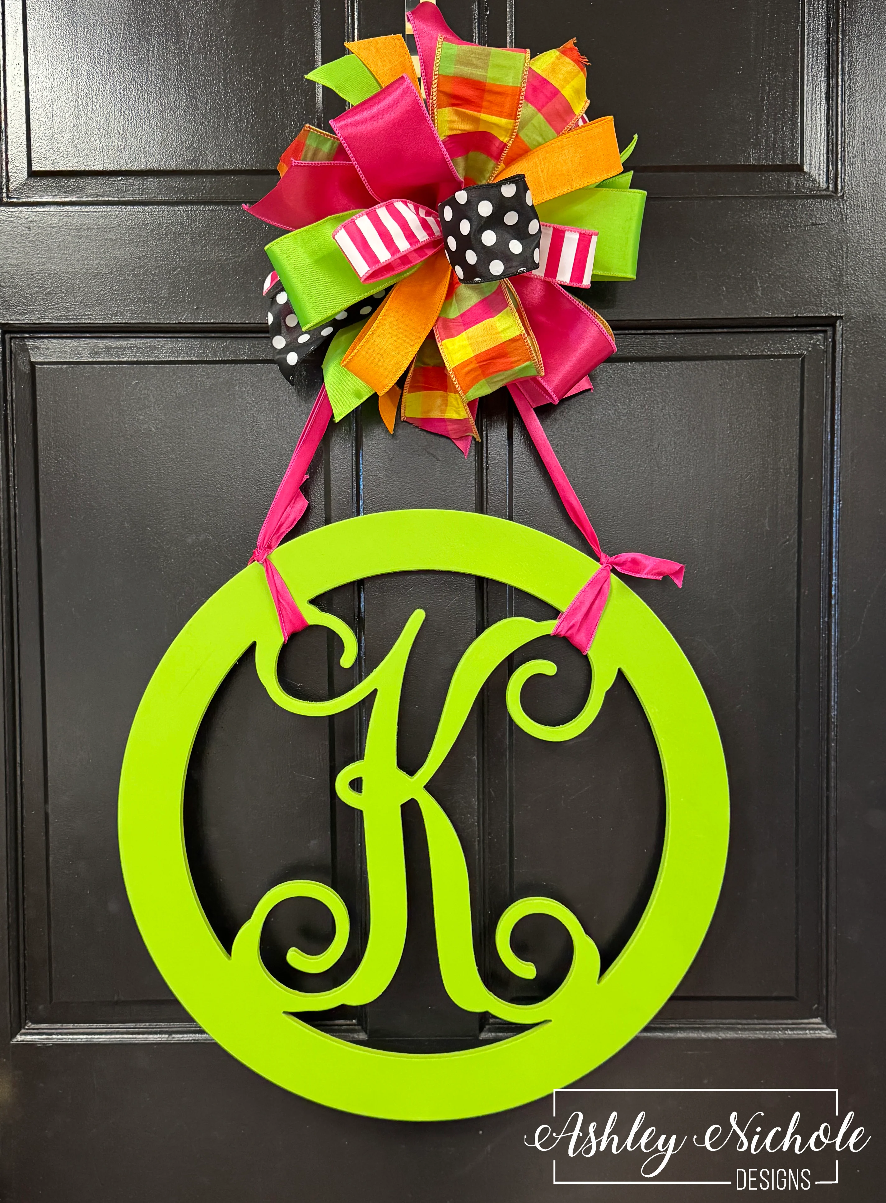 20" Circle Wood Monogram - Vine Font Monogram - Single Letter (Hand-Painted)