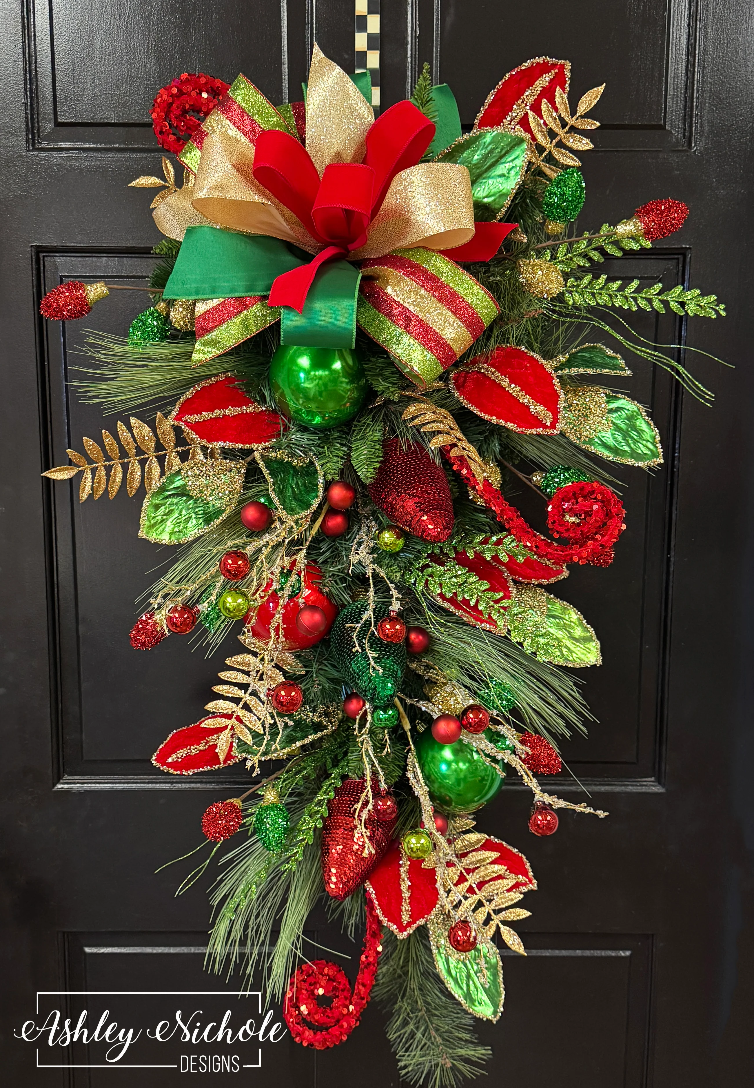 Christmas Splendor Teardrop Swag