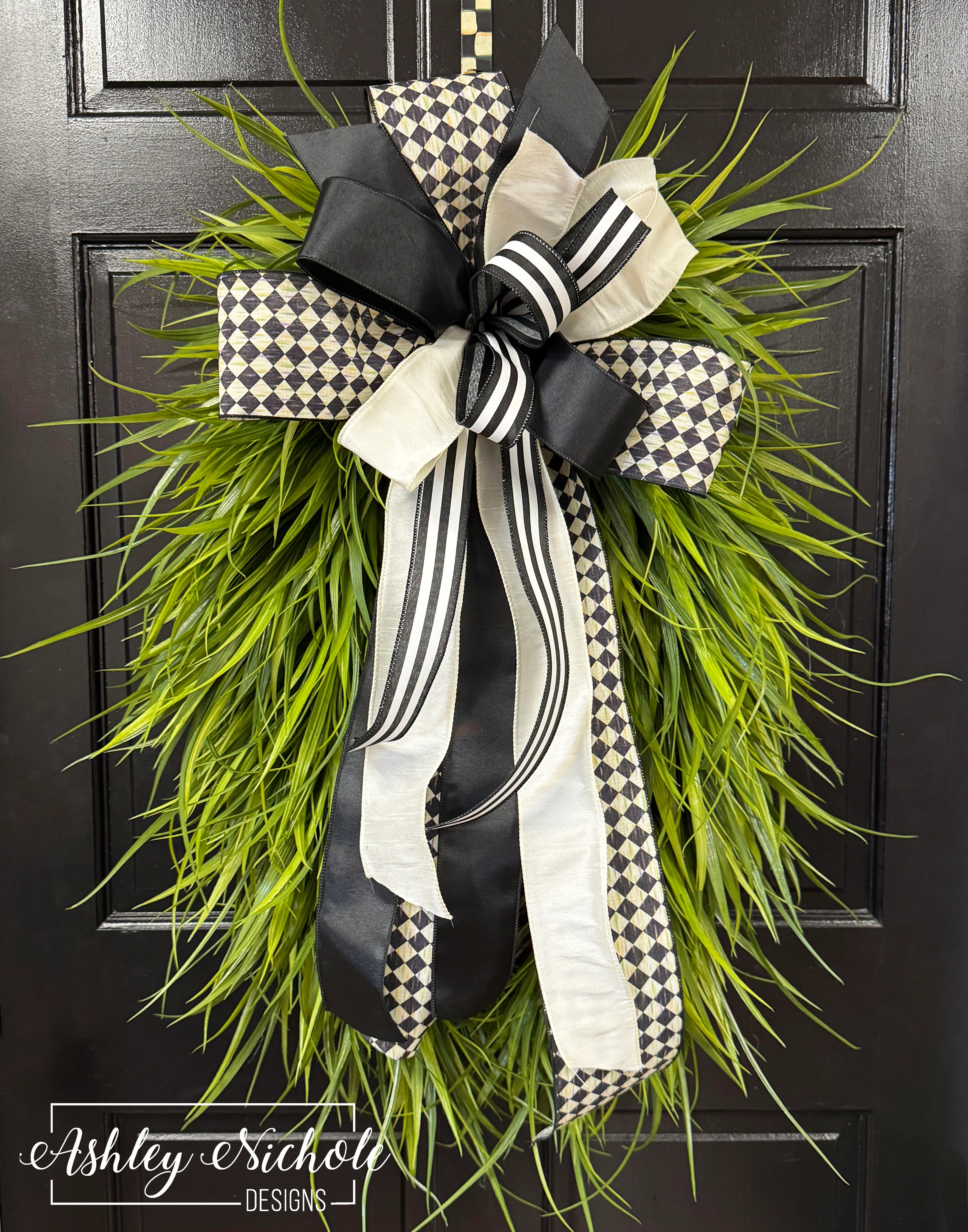 Grass Wreath - Black & White Neutral Bow - 24" Oval