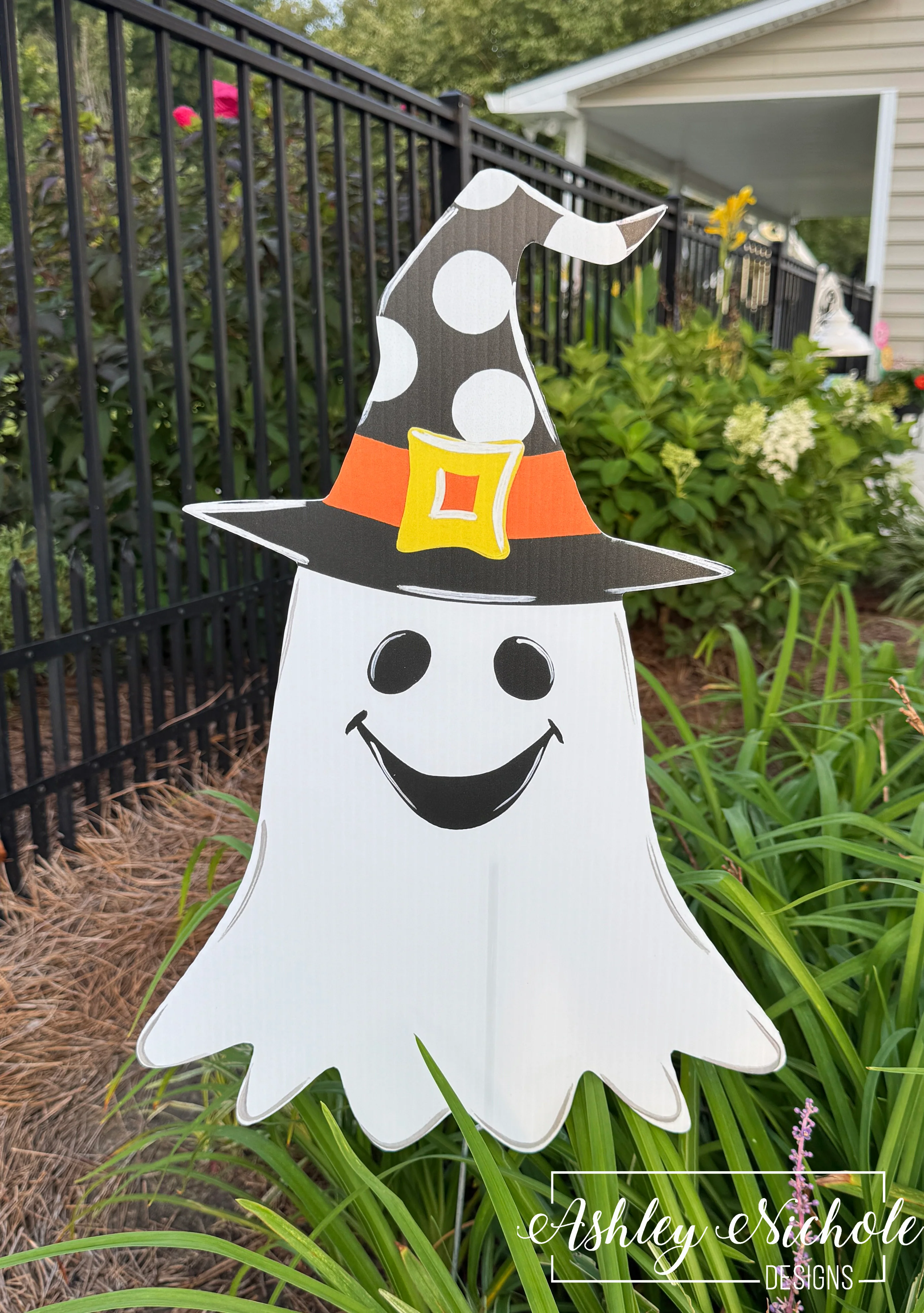 Happy Ghost   -  Corrugated Coroplast Yard Stake