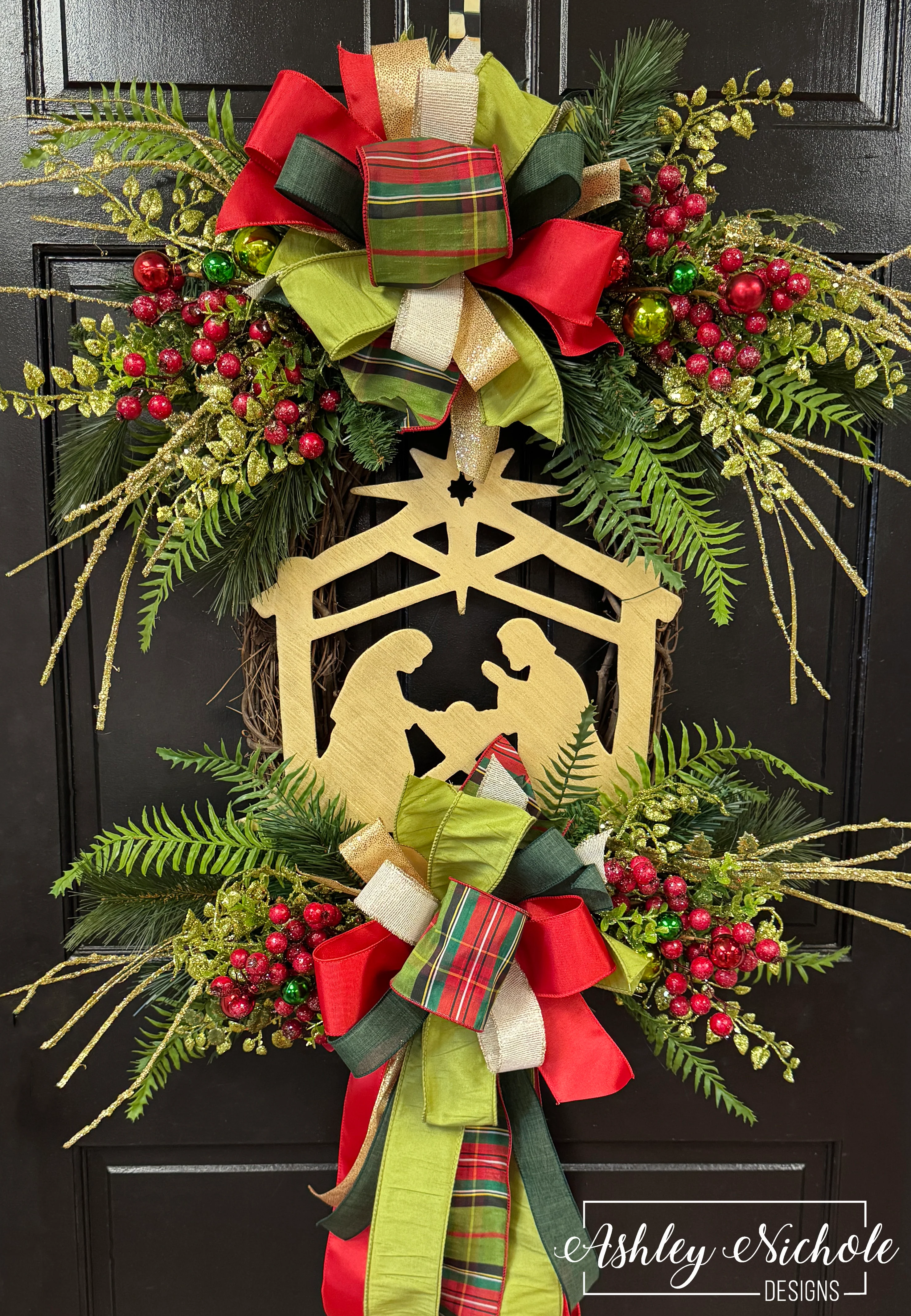 Manger - Reds & Greens - Christmas Wreath