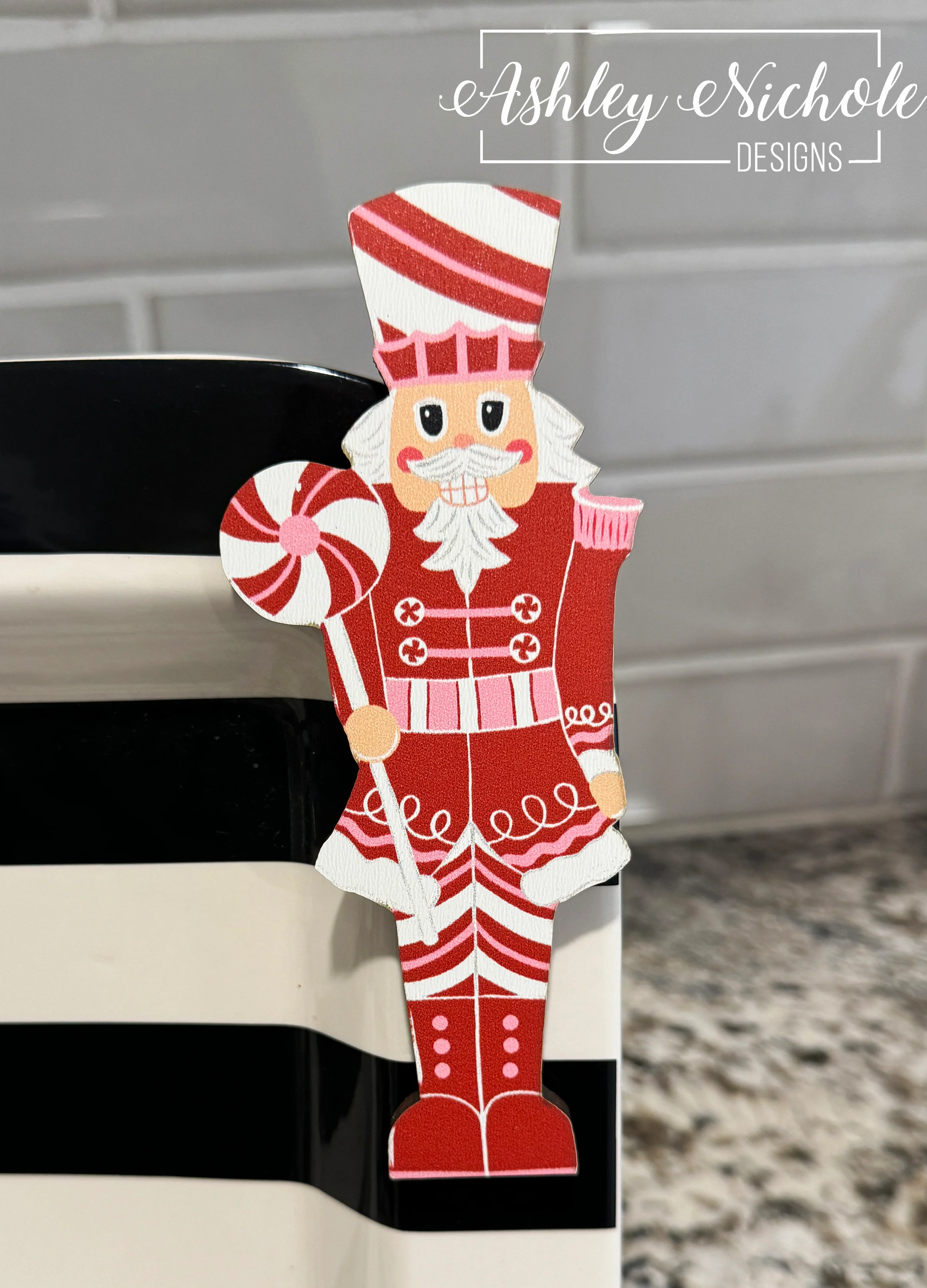 Pink & Red Nutcracker - Christmas Mini Piece (Magnet/Velcro)
