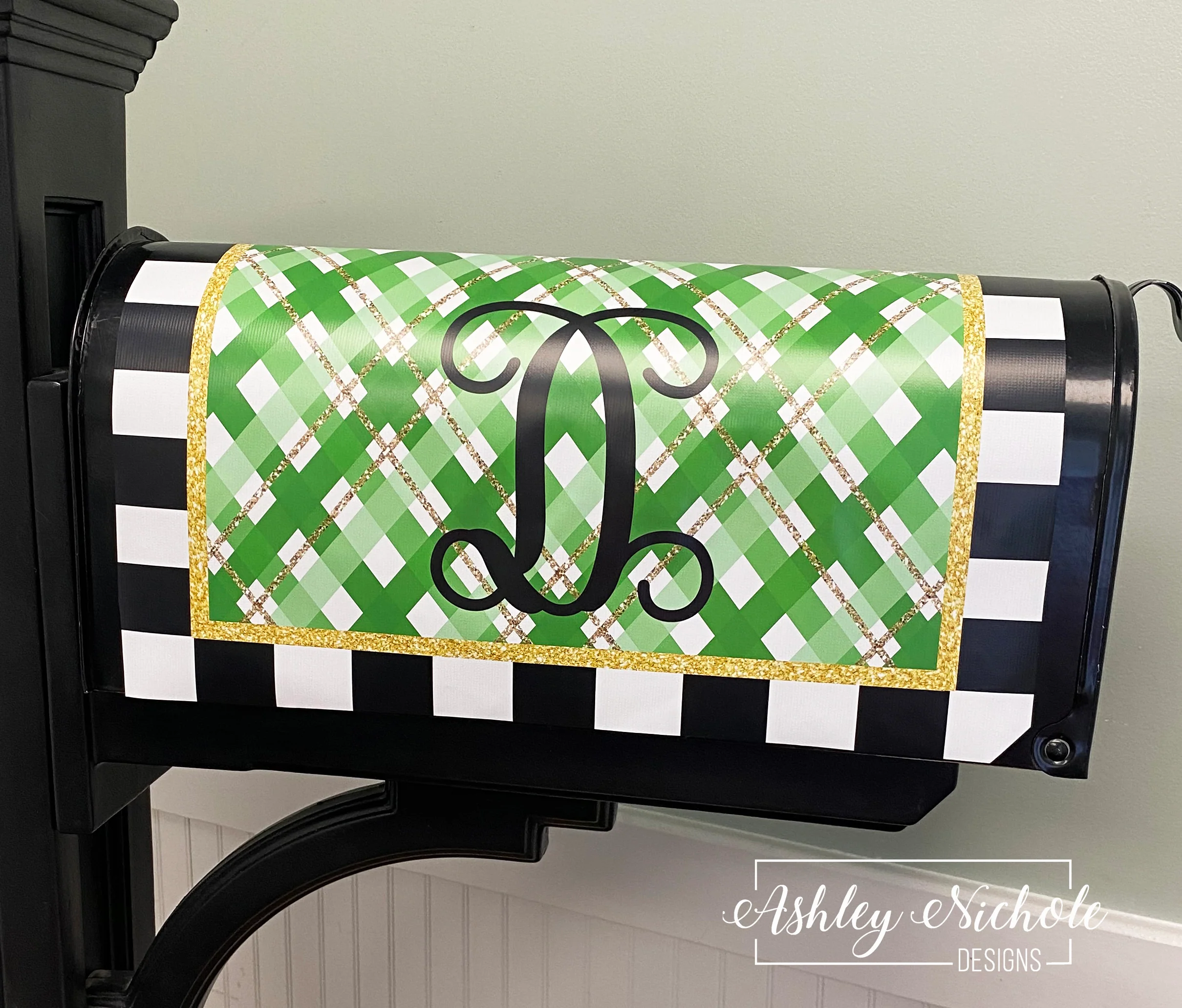 St. Patrick's Day Initial - Magnetic Vinyl Mailbox Cover